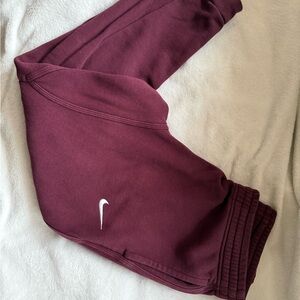 Nike Fleece Maroon Joggers Standard Tapered Fit